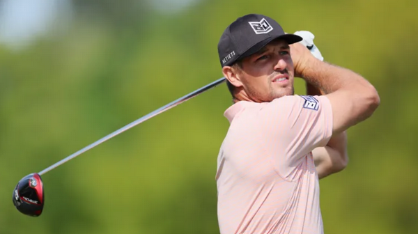 How many calories does Bryson DeChambeau eat in a day