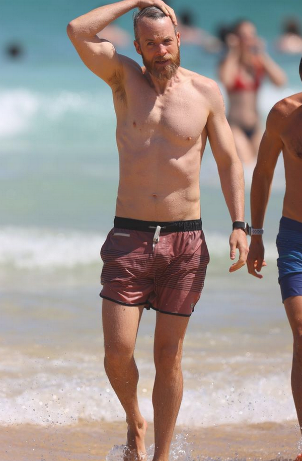 Hamish Blake Incredible Body Transformation Takes Center Stage on Bondi Beach